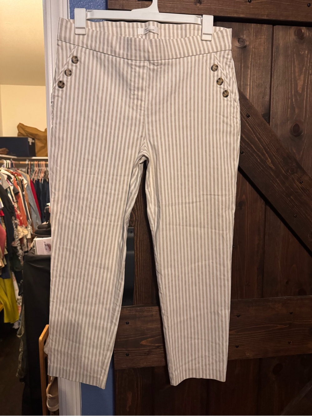 89th & Madison Beige and White Striped Ankle Pants